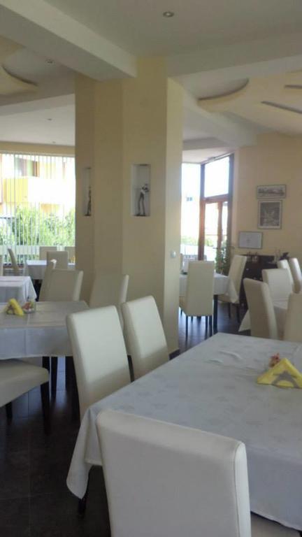 Happy Ring Guest Rooms Haskovo Eksteriør billede
